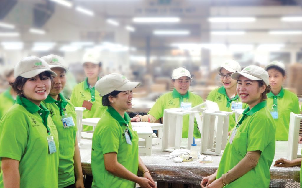 Bà Lê Hải Liễu, Tổng giám đốc Gỗ Đức Thành: “Bảo toàn nhân lực là khoản đầu tư vào tương lai...” 1 12 Go Duc Thanh 2